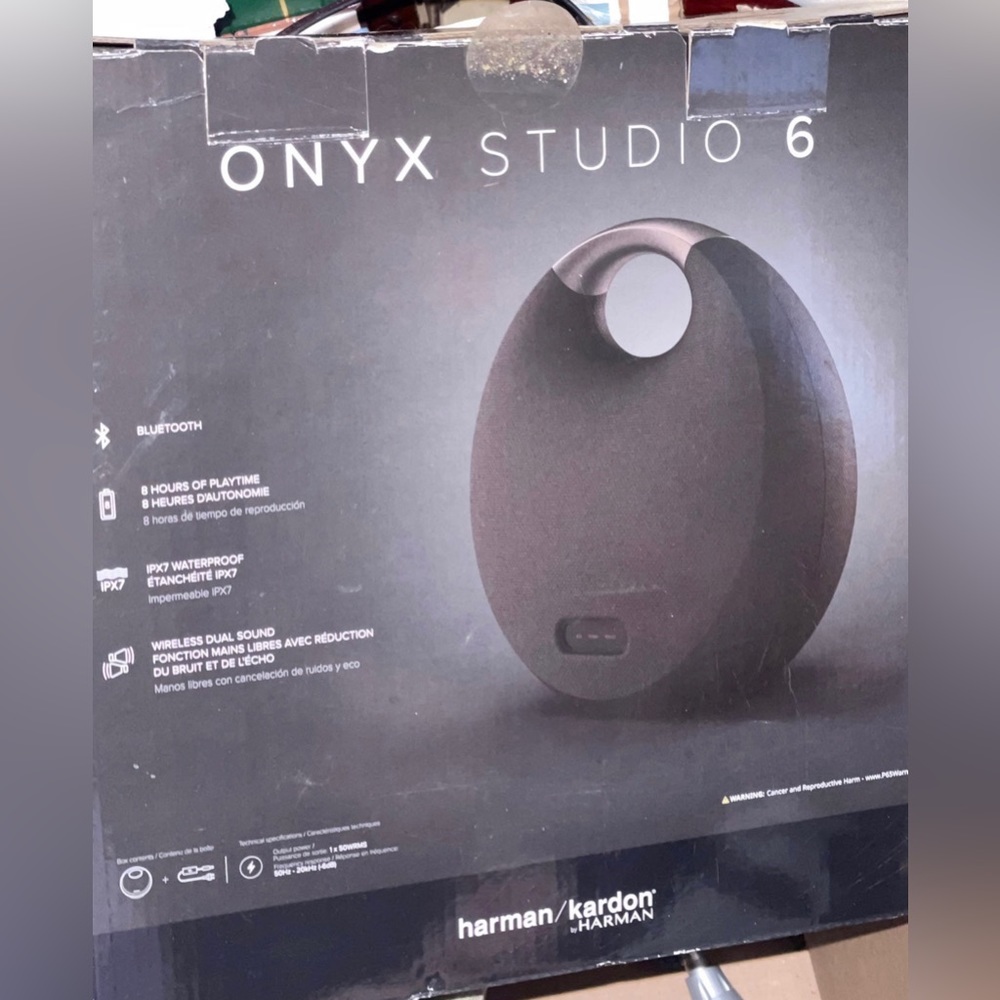 Harman and kardon Bluetooth speaker. Onyx studio 6 Waterproof